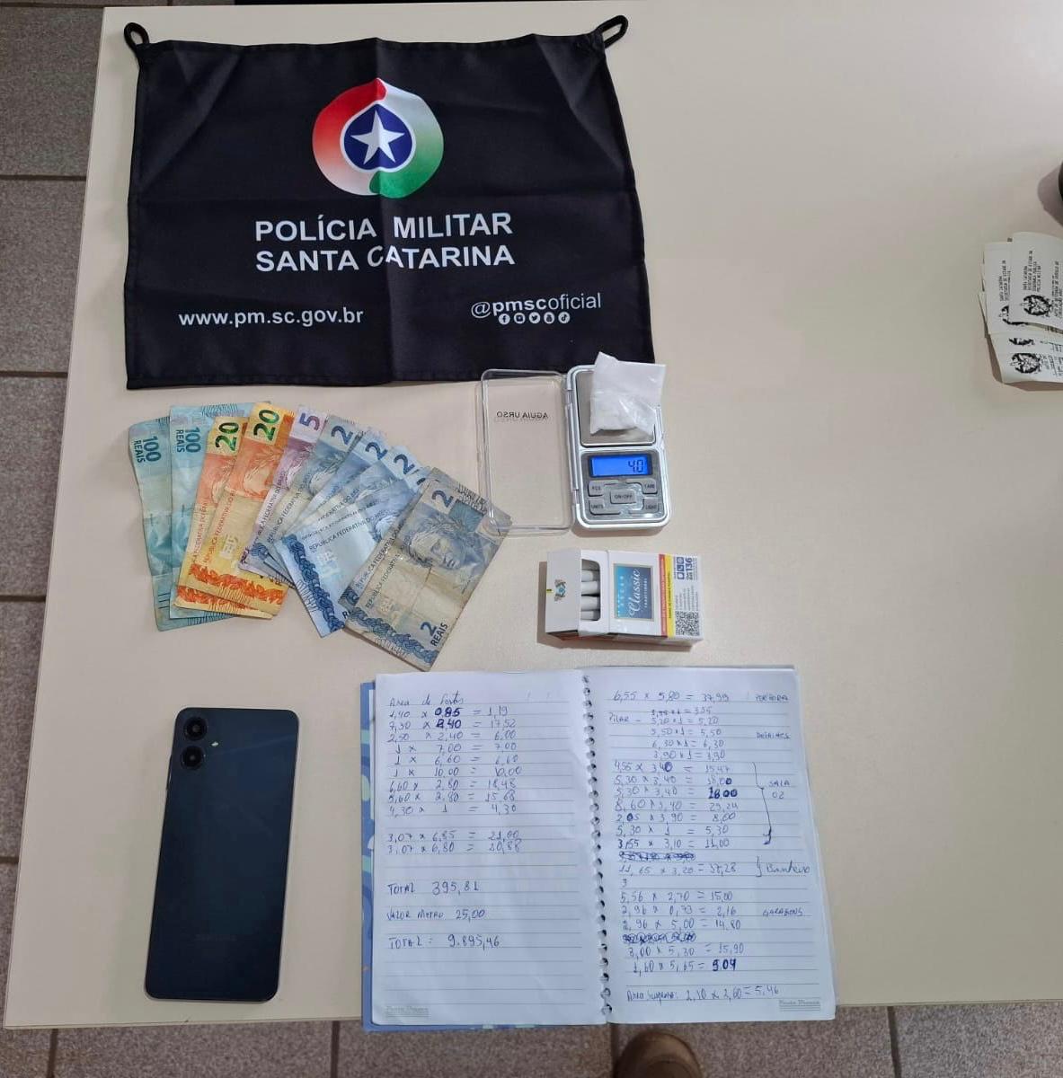 PM prende suspeito de tráfico após abordagem no Centro de Erval Velho