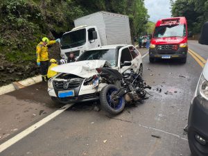 Fotos: Helicóptero do SAER-Fron resgata motociclista em estado grave após acidente com sete veículos na BR-282