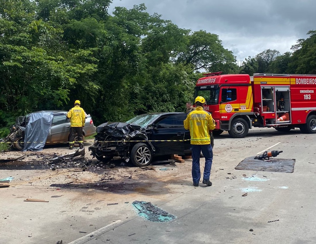 Colisão entre três veículos deixa uma pessoa morta e duas feridas no Oeste de SC