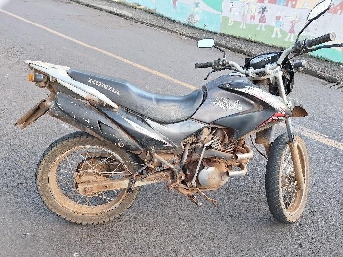 Homem é preso em Herval d’Oeste após abordagem por irregularidades em motocicleta