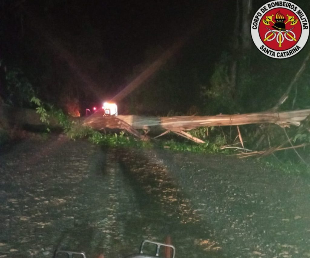 Temporal causa estragos e mobiliza equipes de emergência em Rio das Antas