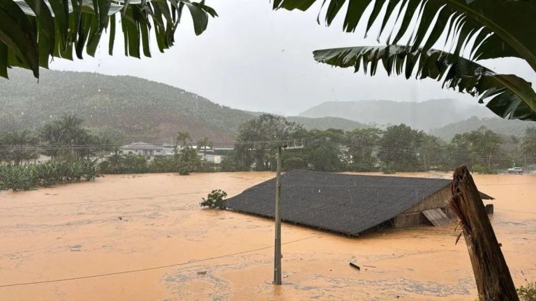 Município catarinense fica embaixo d’agua após chuva de 115 mm em poucas horas