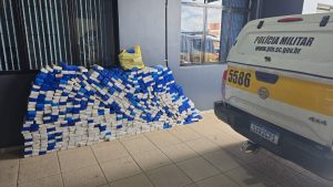 Veículo capota e polícia encontra mais de 600 kg de drogas na SC-135