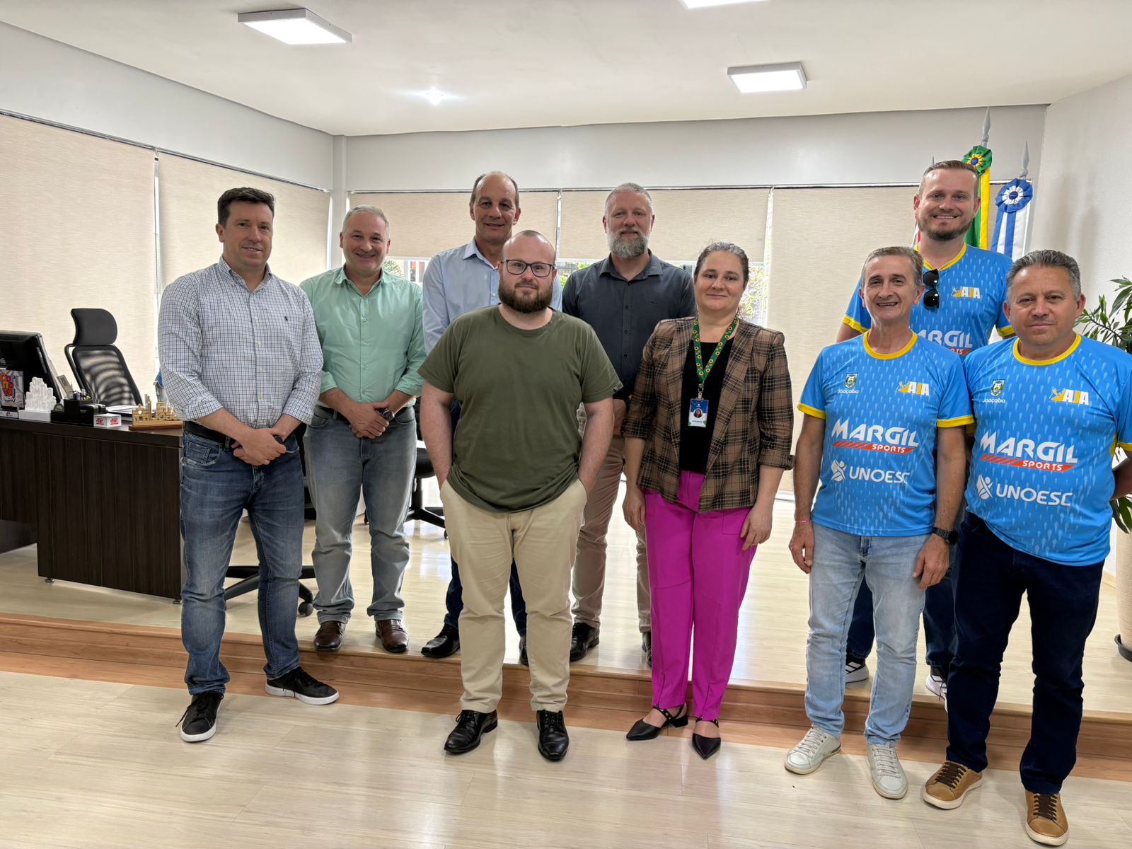 Joaçaba e AJA firmam parceira para melhoria na pista de atletismo da Unoesc