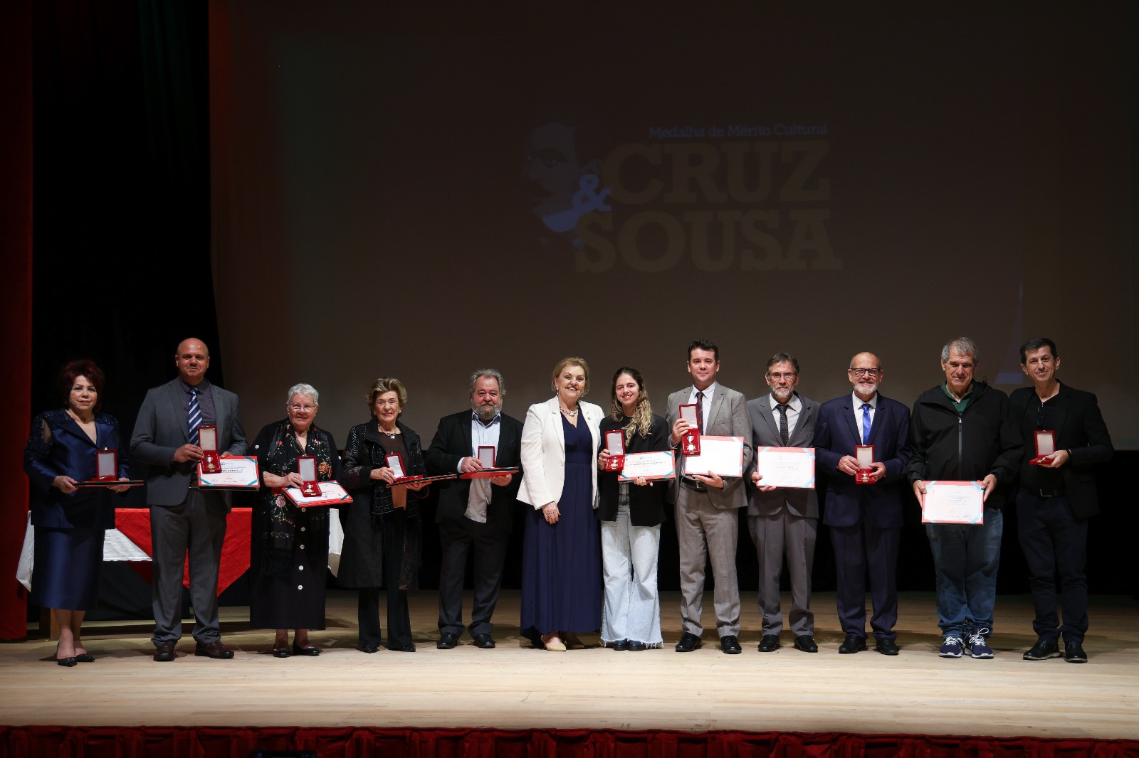 Grupo Tejo recebe honraria que fortalece protagonismo cultural de Joaçaba