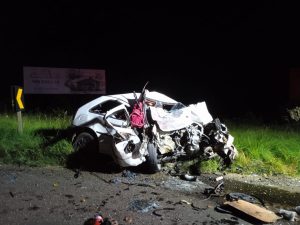 Acidente deixa carro irreconhecível e motorista preso às ferragens em Catanduvas