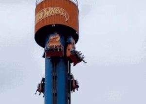 Família fica presa a 100 metros de altura em atração do Beto Carrero World