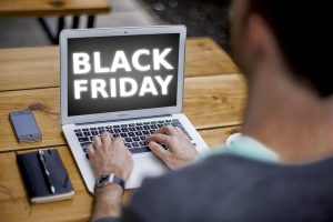 Black Friday deve movimentar mais de R$ 5 bilhões; confira dicas para evitar problemas