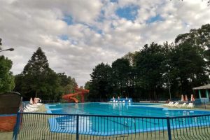Adolescente que morava em Piratuba morre após se afogar em piscina