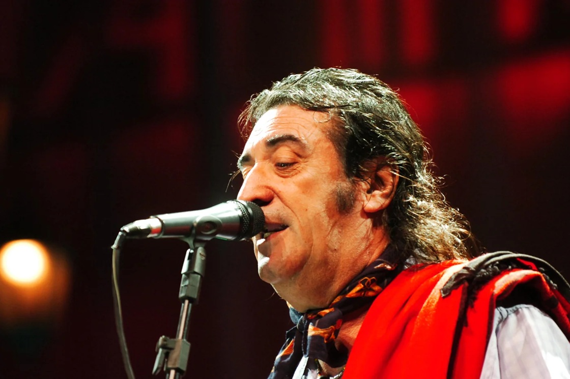 Morre João Chagas Leite, ícone da música gaúcha, aos 80 anos