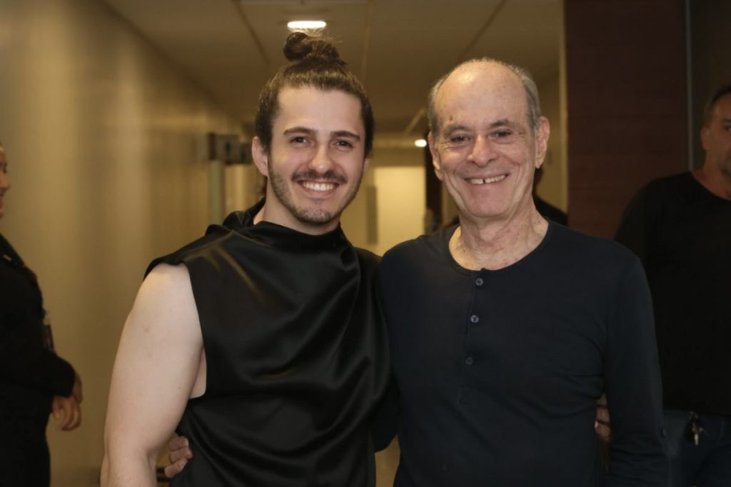 André Luiz abre show de Ney Matogrosso em Ribeirão Preto no Dia do Músico