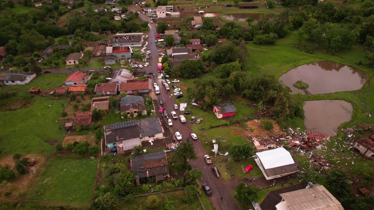 SC registra mais de 300 ocorrências em 53 cidades após temporais e tornados