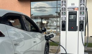 Enercad conquista certificação exclusiva da WEG no Oeste e aponta alta rentabilidade em eletropostos