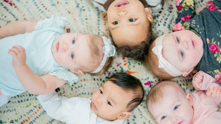 Confira a lista dos nomes mais escolhidos para bebês de SC em 2025