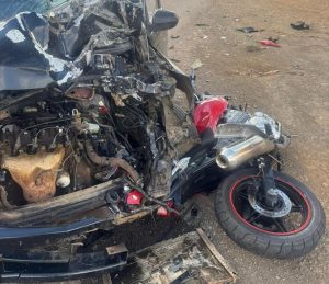 Grave acidente entre carro e moto mobiliza socorro na BR-282, em Catanduvas