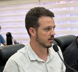 Vereador cobra ações para estacionamento próximo ao HUST