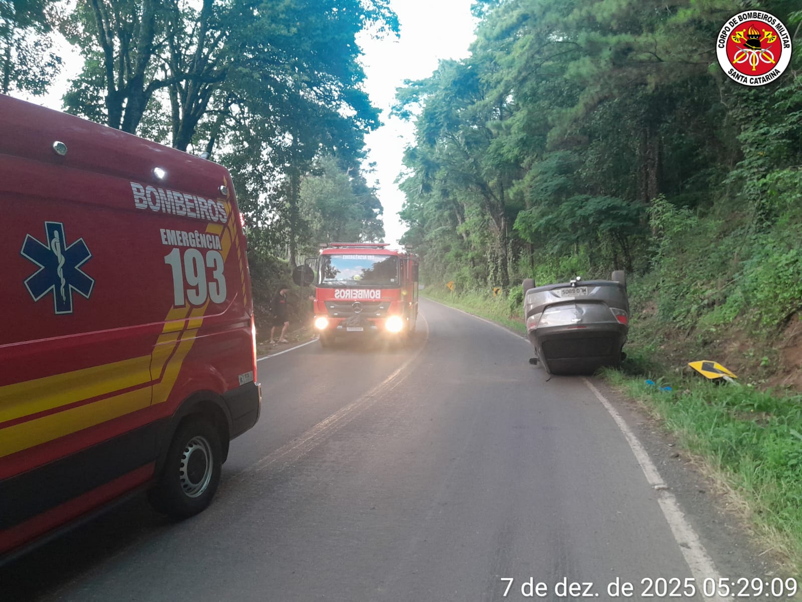Jovem fica ferido após capotamento em Salto Veloso