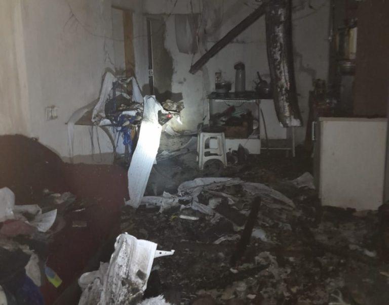 Incêndio destrói residência e deixa idosa ferida em Herval d’Oeste