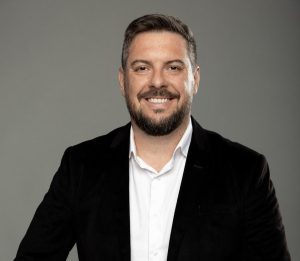 Editorial: 15 Anos de História – Um Sonho de Independência que Transformou a Nossa Região