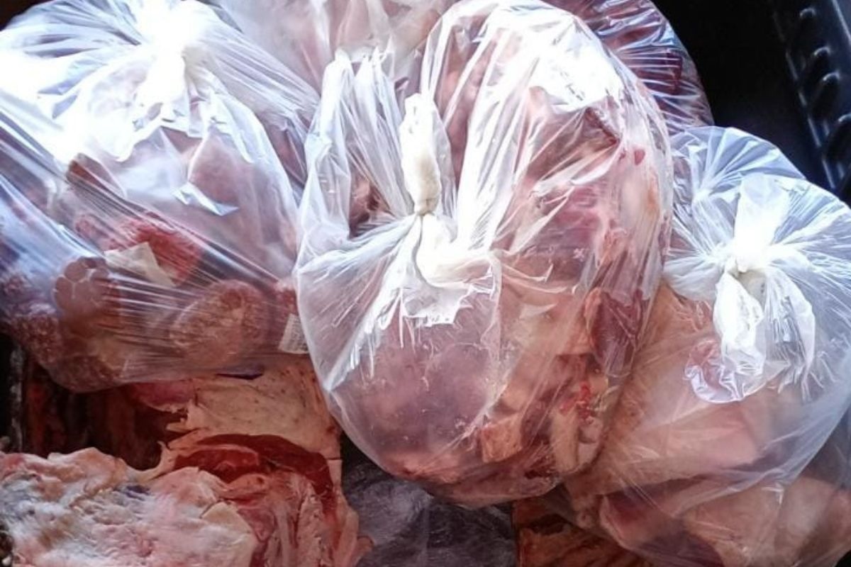 Operação flagra mais de uma tonelada de alimentos irregulares em Caçador