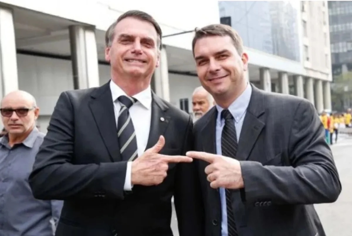 Bolsonaro indica filho Flávio como como candidato à Presidência em 2026
