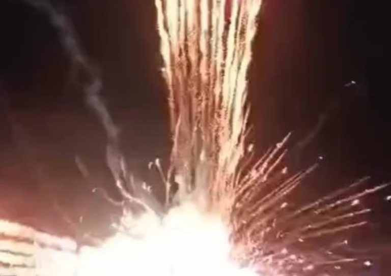 Show de fogos sai do controle e deixa feridos em evento de Natal no RS