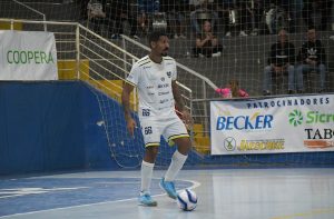Pivô Isaac, ex-Cerro Largo, é contratado pelo Joaçaba Futsal