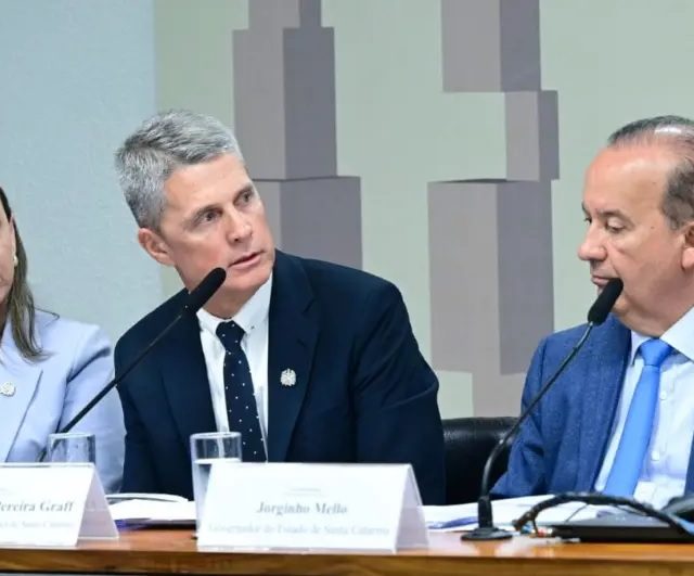 Jorginho Mello presta depoimento na CPI do Crime Organizado