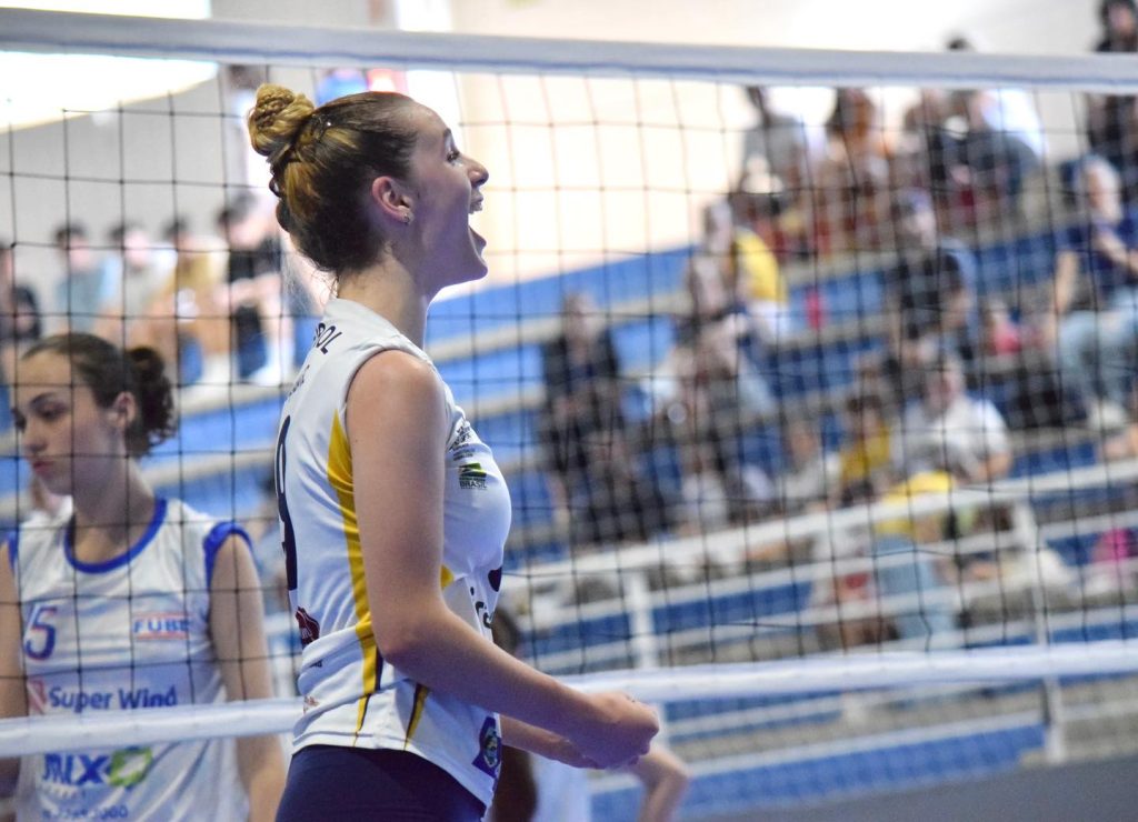 Atleta de voleibol revelada em Joaçaba vai jogar nos Estados Unidos