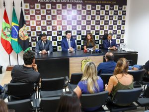 Três pessoas são indiciadas por coação de testemunha no caso do cão Orelha