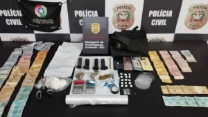 Operação contra o “tráfico delivery” prende dois e apreende 2,5 kg de drogas em SC