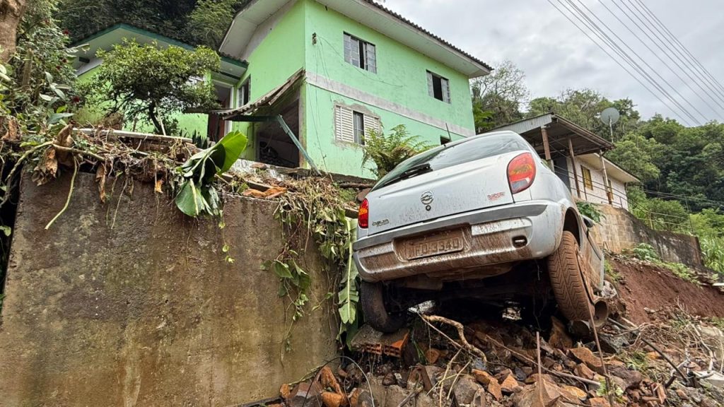 Defesa Civil realiza levantamentos e faz monitoramento de estragos em Joaçaba (fotos)