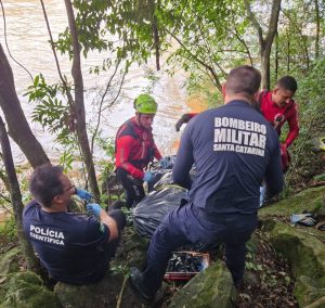 Mãe e filha desaparecidas em rio: corpo de mulher é localizado no Oeste