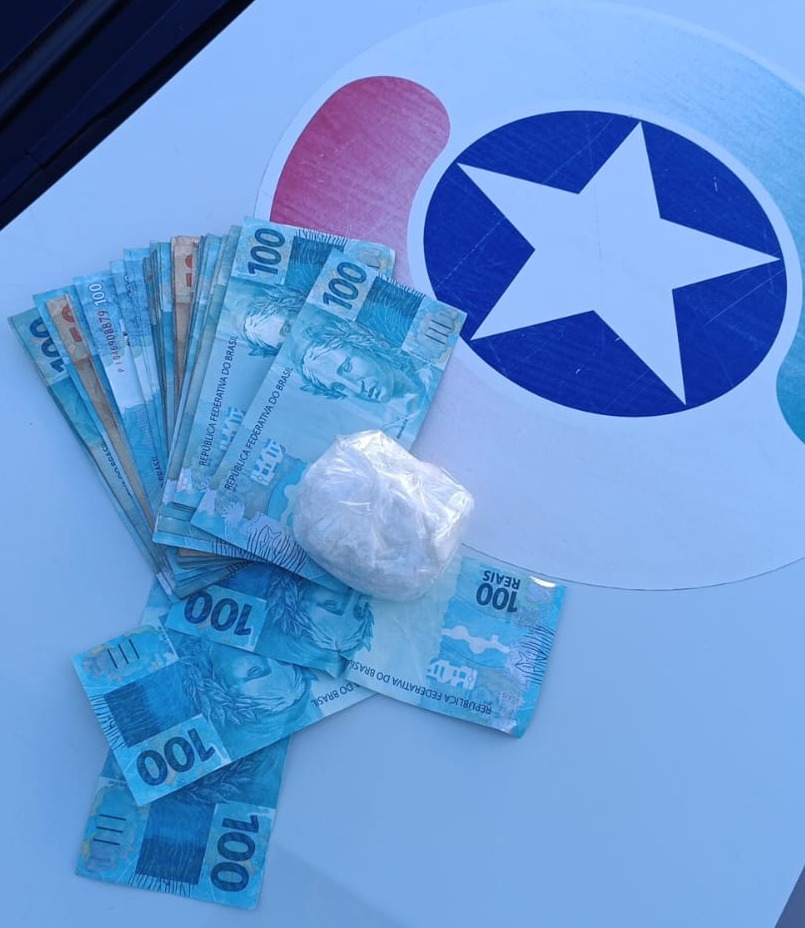 Mulher é presa por tráfico de drogas e uso de moeda falsa em Campos Novos