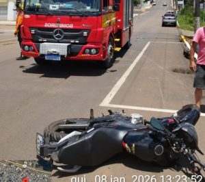 Colisão entre carro e motocicleta deixa dois feridos em Campos Novos