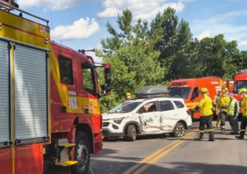 Acidente entre Campos Novos e Zortéa envolve veículo de saúde