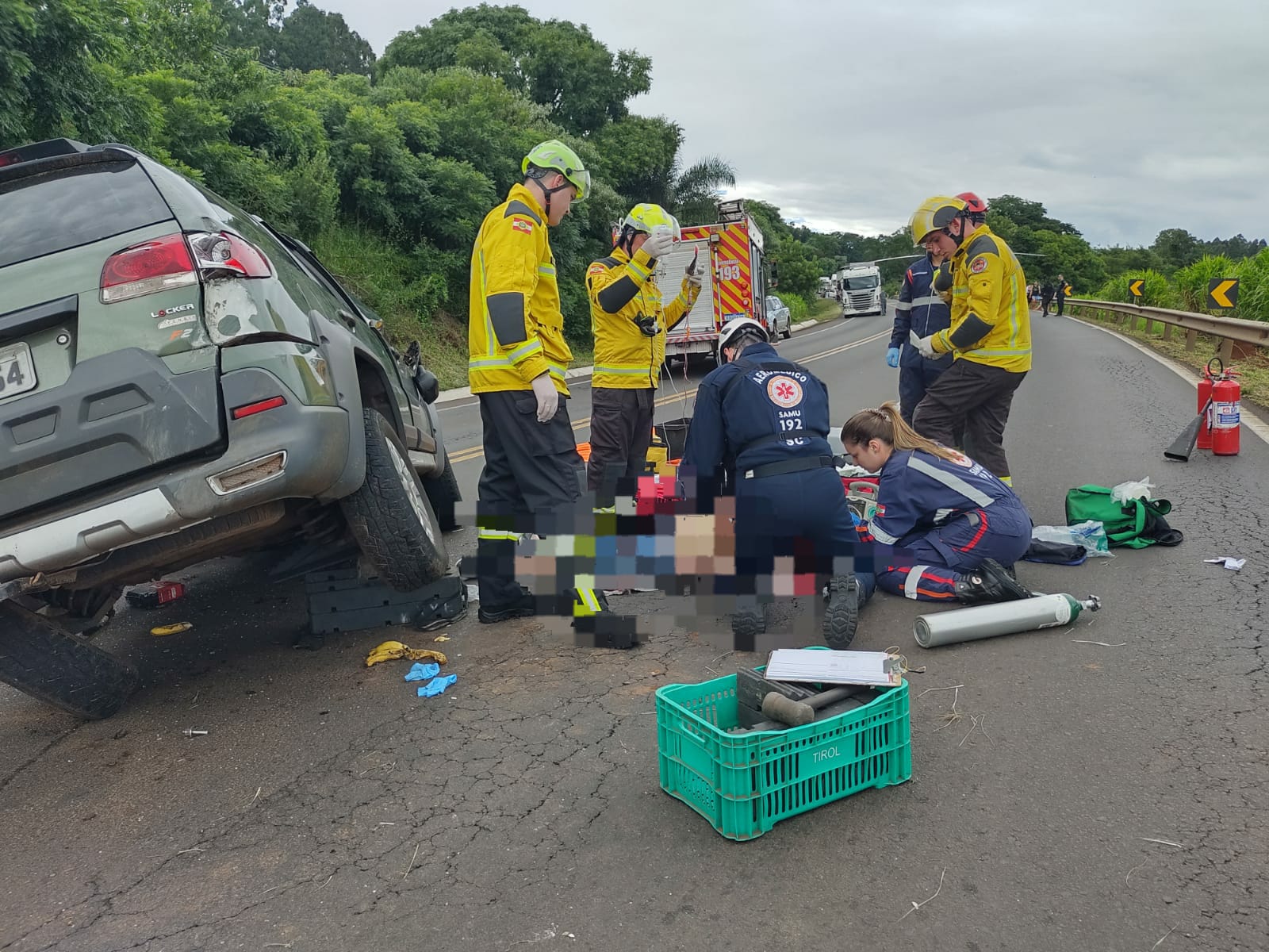 Colisão na BR-282 deixa um morto e duas pessoas feridas