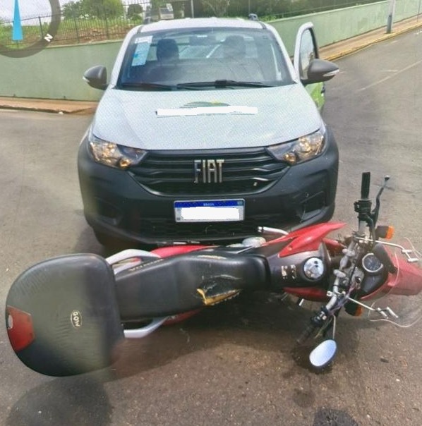 Motociclista fica ferido após colisão com carro em Campos Novos