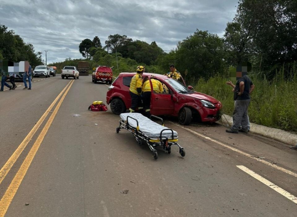 Jovem fica ferido após saída de pista na SC-120, em Curitibanos