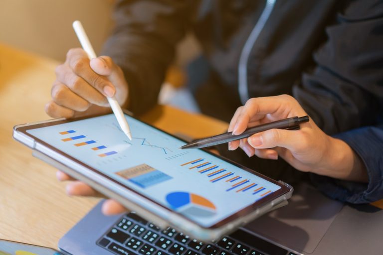 Empreendedores de SC têm renda 38% maior que a média do país, aponta Observatório de Negócios do Sebrae/SC