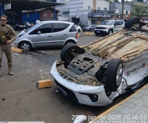 Colisão frontal deixa uma mulher ferida e mobiliza bombeiros em Curitibanos
