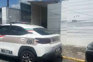 Homem mata colega a facadas em açougue de SC