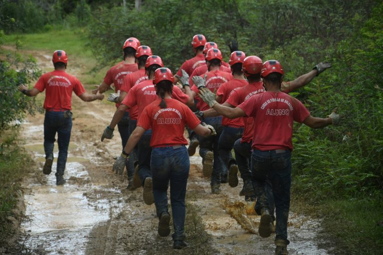 Bombeiros Militares de SC lançam concurso com salários de até R$ 21 mil