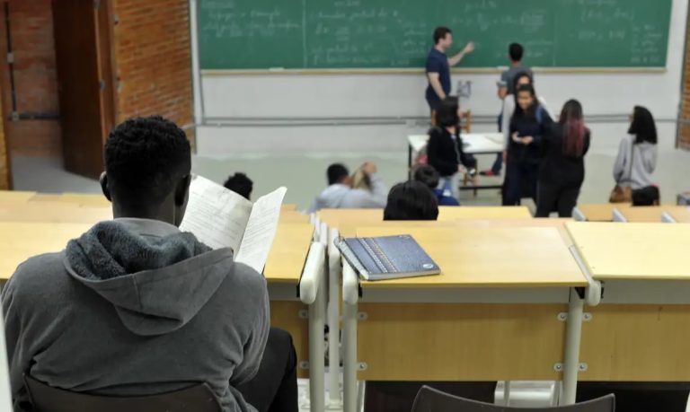 STF cobra explicações de SC sobre lei que veta cotas raciais em universidades