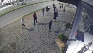 Grupo invade loja e furta motos durante a madrugada em SC (vídeo)