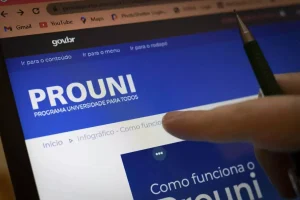 ProUni 2026 abre inscrições hoje com oferta recorde de 594 mil bolsas; saiba como participar