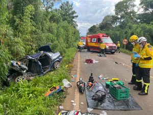 Criança morre e duas pessoas ficam feridas em gravíssimo acidente no Oeste