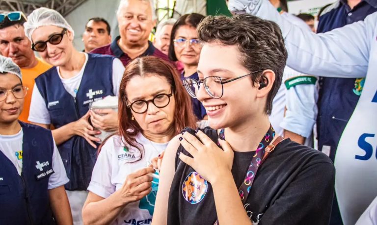 Vacina brasileira contra a dengue em dose única começa a ser aplicada