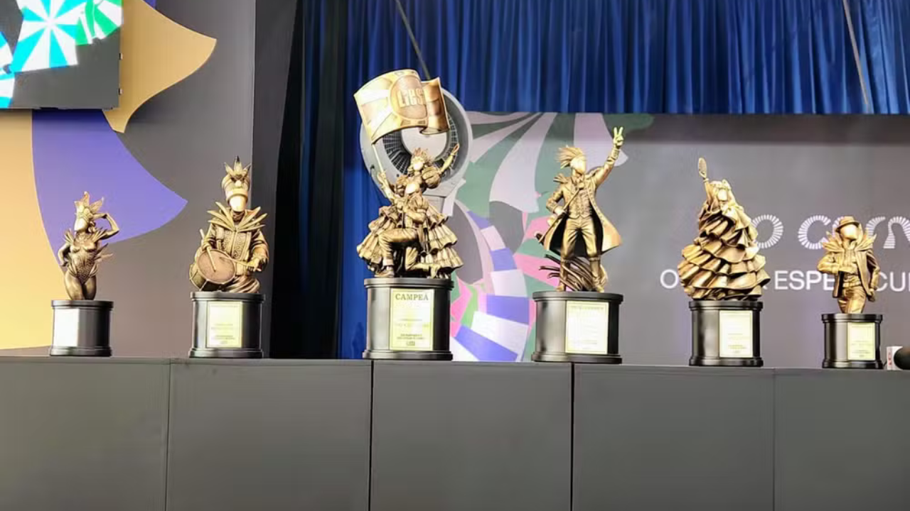 Viradouro é tetracampeã do Carnaval do Rio com desfile impecável e homenagem a Mestre Ciça