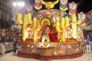 Chave de ouro: Vale Samba encerra a primeira noite de desfiles com muita tradição e emoção